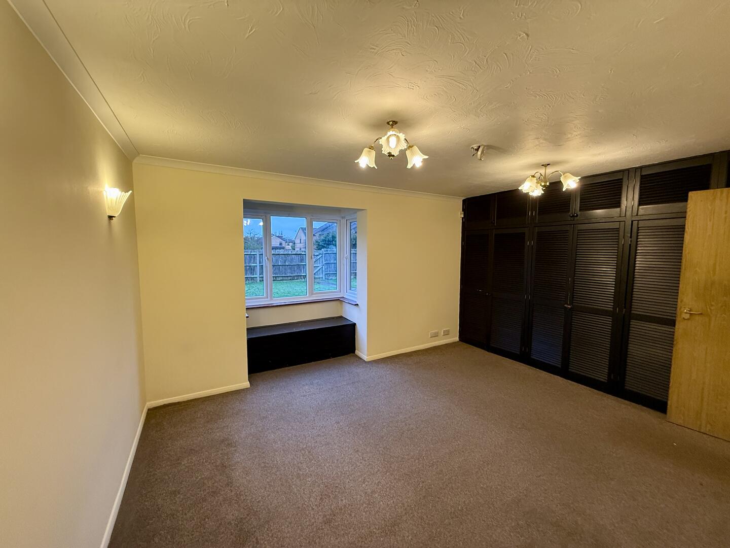 1 bed property in Holly Gardens, West Drayton